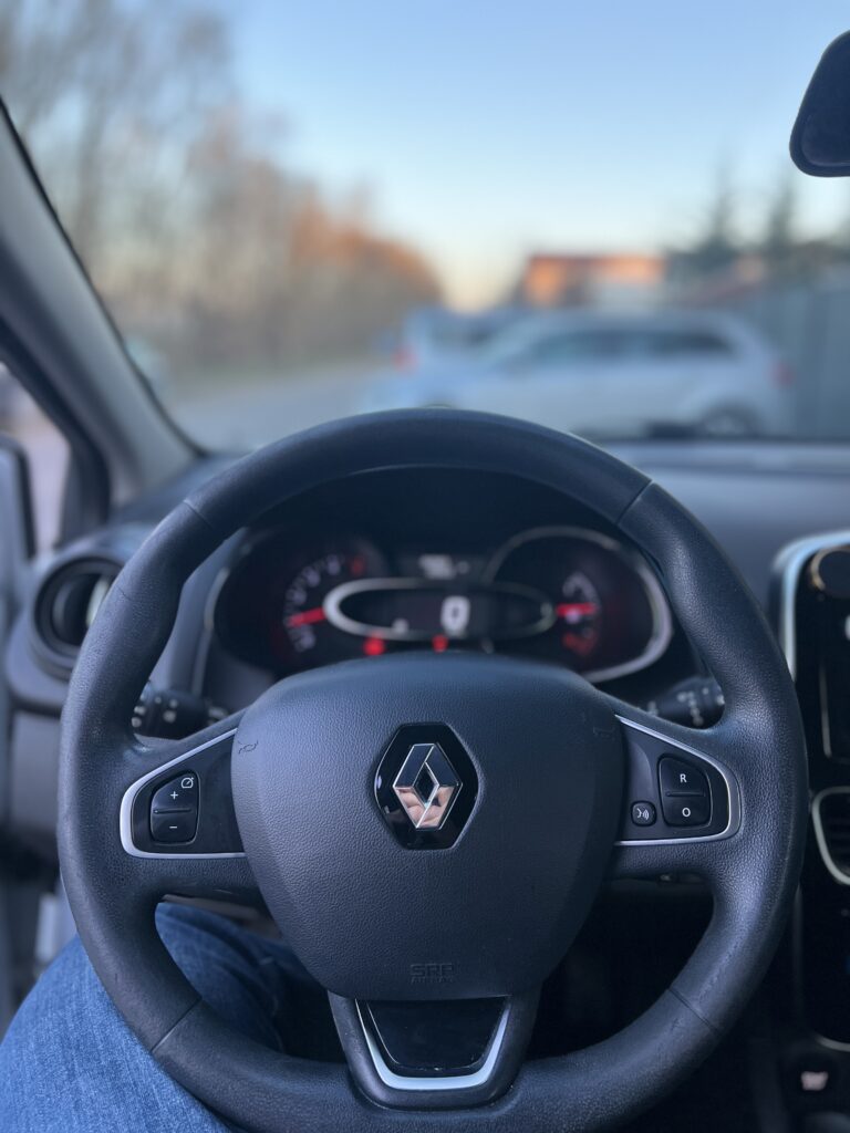 Se vinde Renault Clio 5, motor 1.5 dci, 90 CP, preț NEGOCIABIL