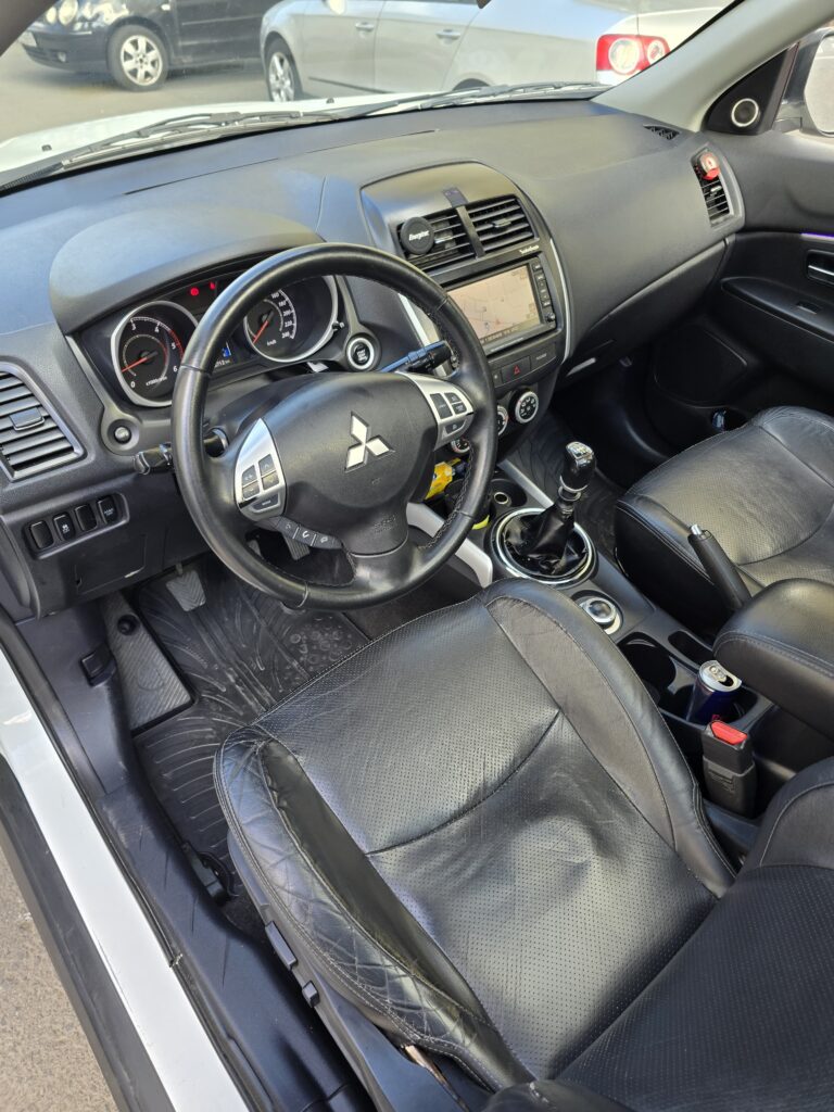 Mitsubishi asx 4×4 la buton,panoramic,senzori+camera masalier