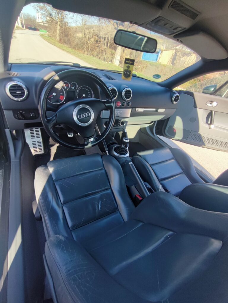 Vând Audi TT 1.8t APP