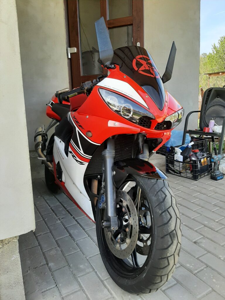 Yamaha r6 2004 in perfecta stare de functionare