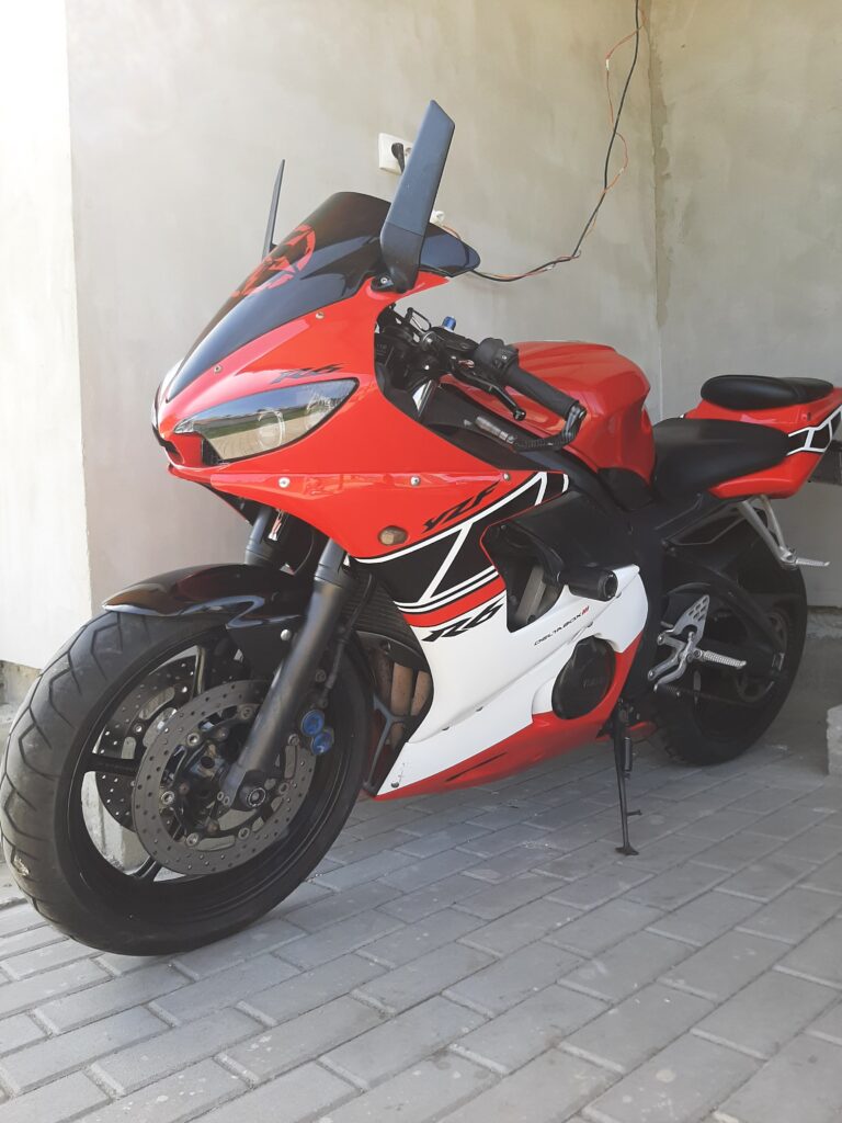 Yamaha r6 2004 in perfecta stare de functionare