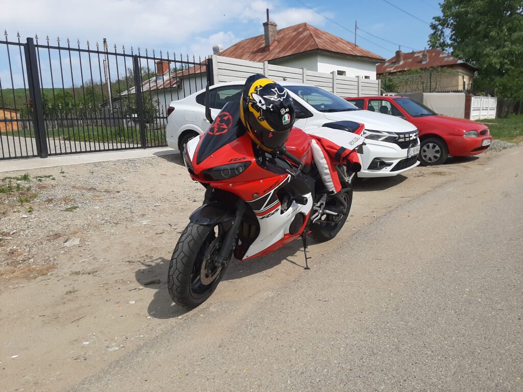 Yamaha r6 2004 in perfecta stare de functionare