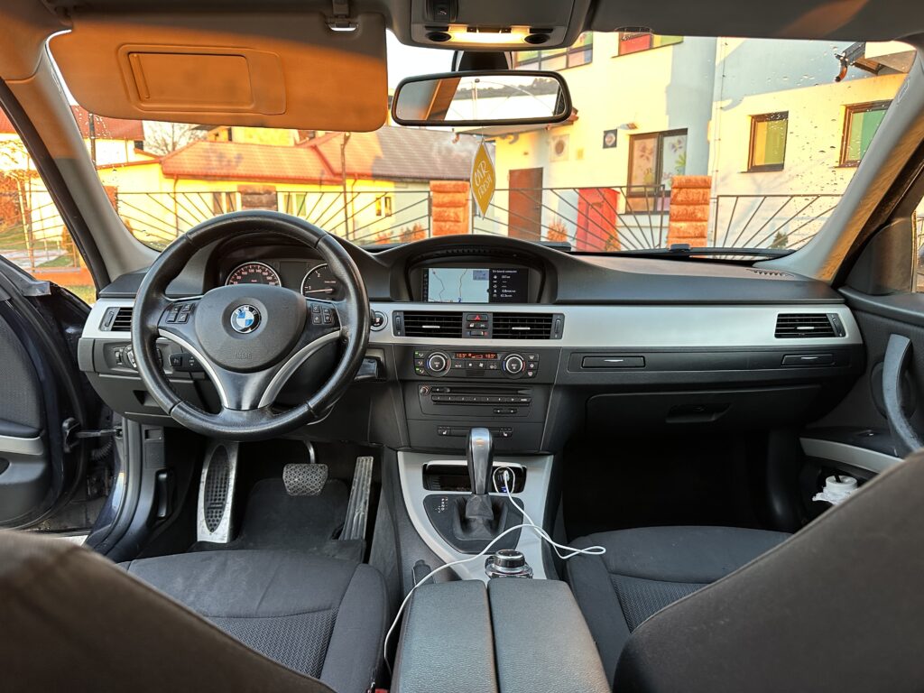 BMW E91 318D