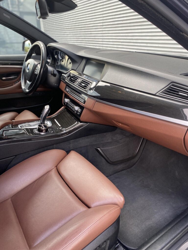 Vând BMW 535xi