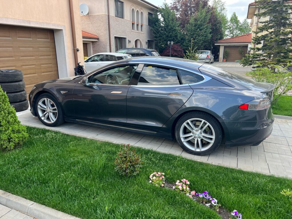 Tesla Model S P90D 2016 - Viteza viitorului te așteaptă! Doar 22.000 EURO