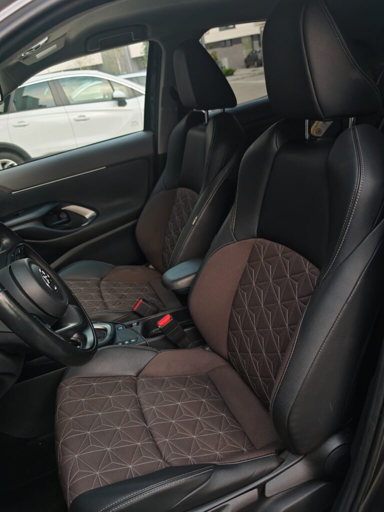 Vand urgent Toyota Yariss Cross. Pret negociabil