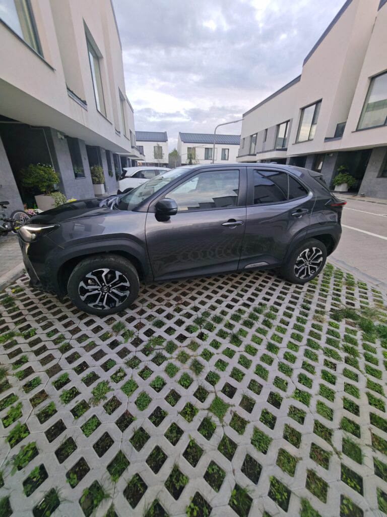 Vand urgent Toyota Yariss Cross. Pret negociabil