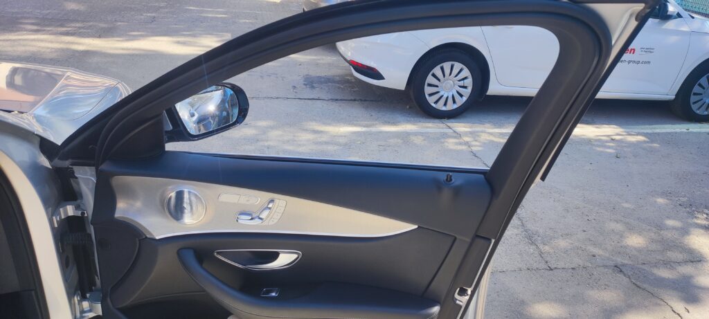 Proprietar,vând Mercedes E class,2016
