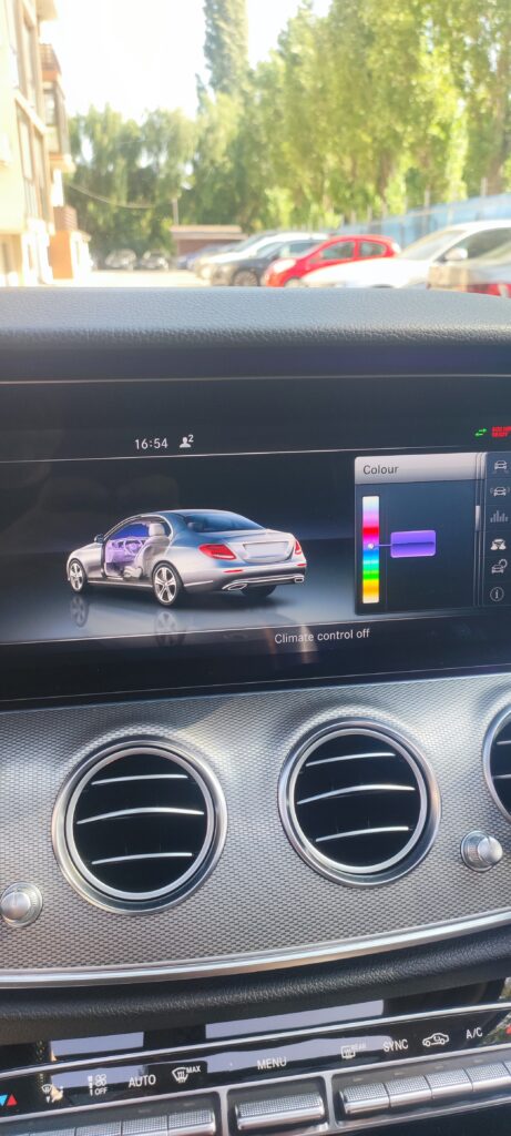 Proprietar,vând Mercedes E class,2016