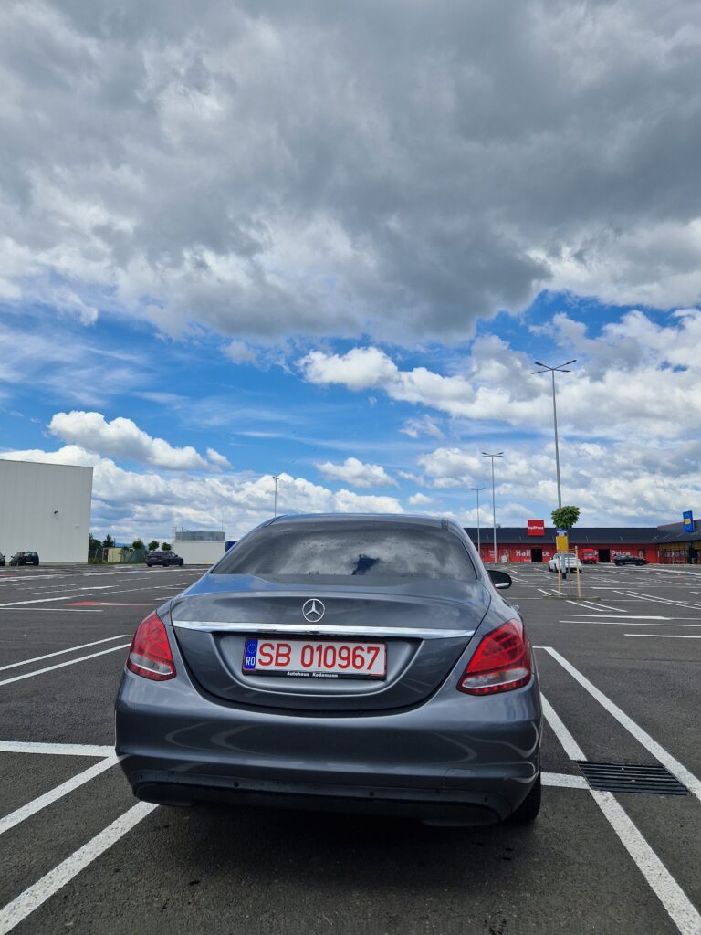 Mercedes-Benz C180