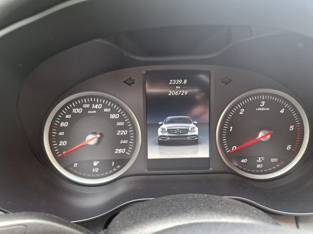 Mercedes-Benz C180