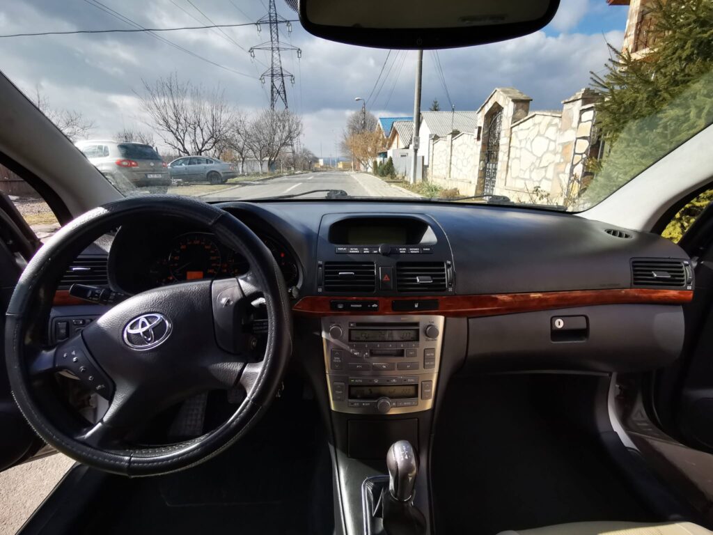 Toyota avensis T25