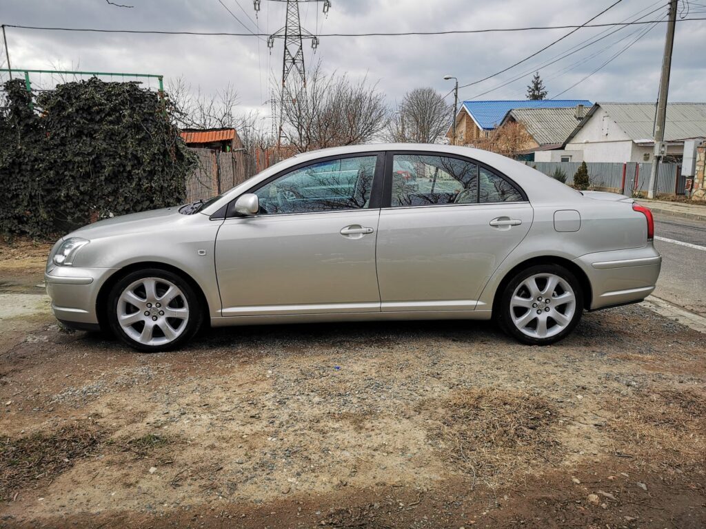 Toyota avensis T25