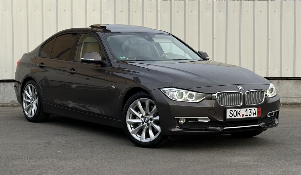 Bmw F30 Editie modern 3 Butoane 2.0 Diesel 184 cp Extrafull