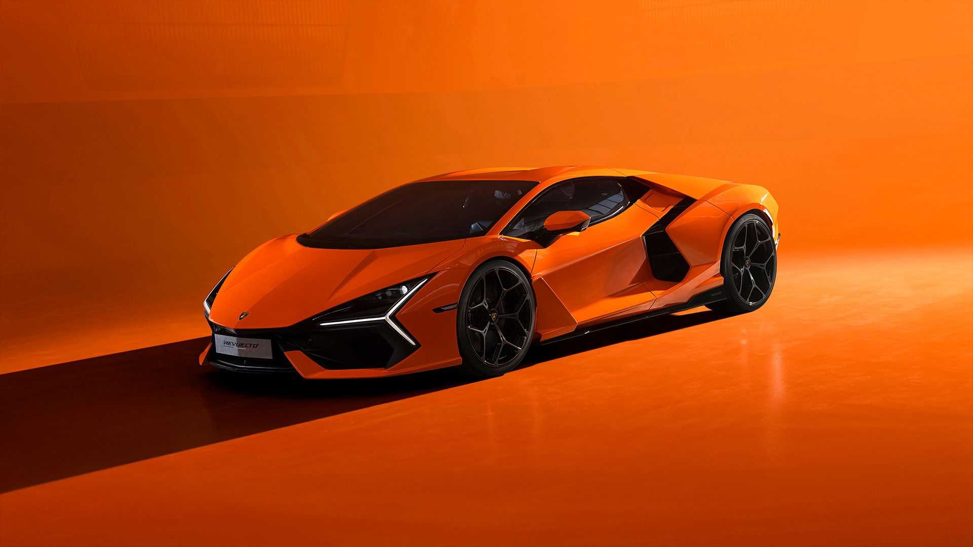 Lamborghini Revuelto 2025 – Era noului V12 hibrid